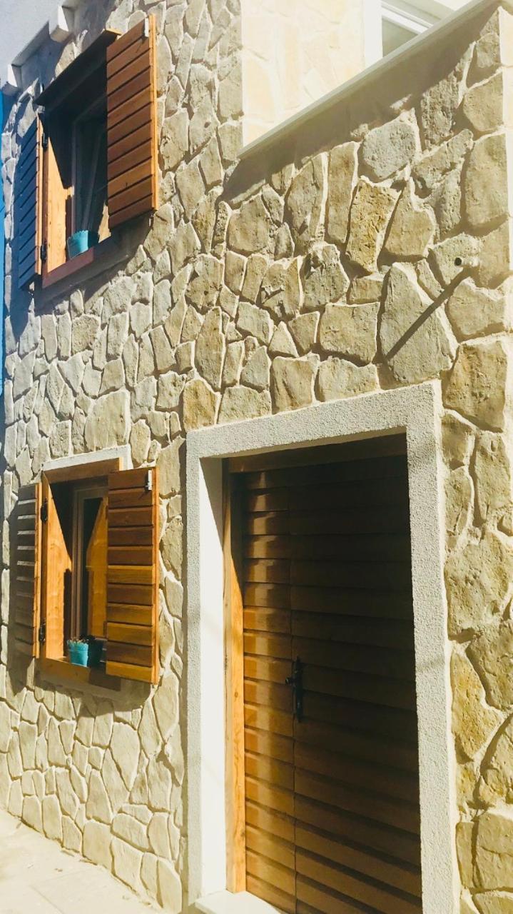Apartman Bervida Murter Bagian luar foto