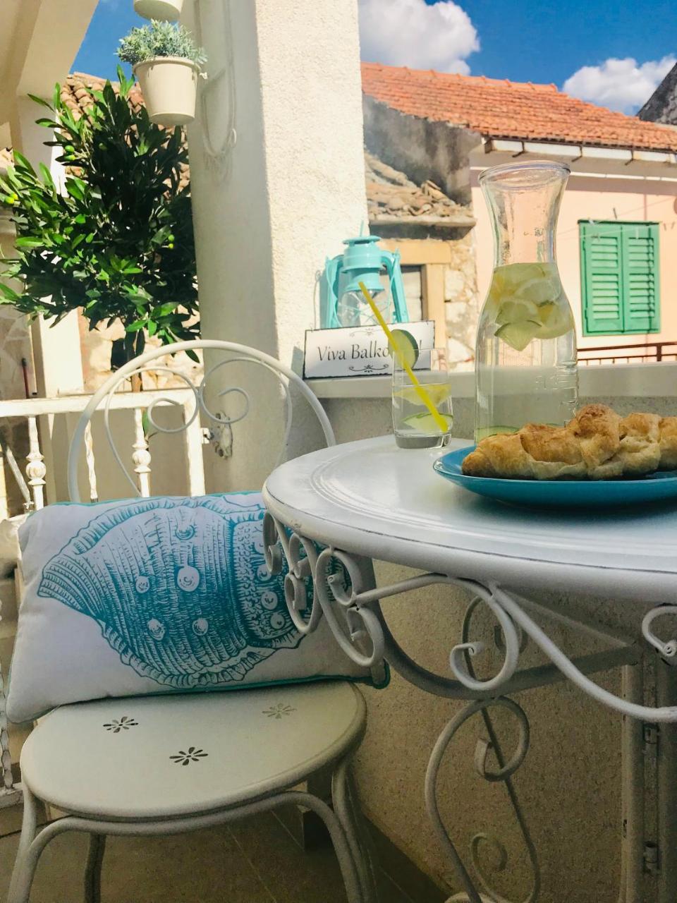 Apartman Bervida Murter Bagian luar foto