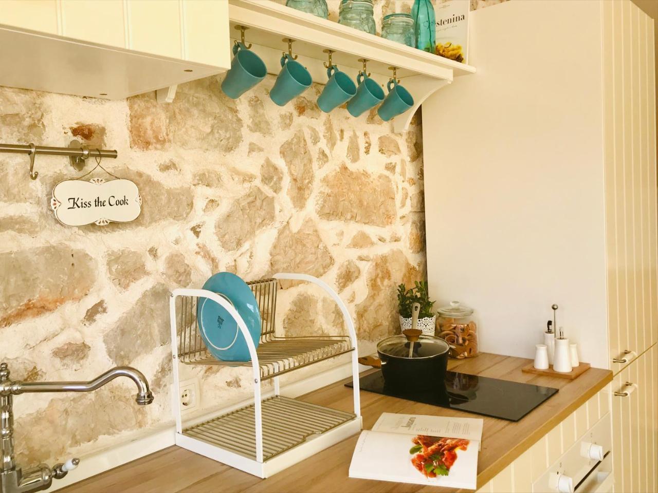 Apartman Bervida Murter Bagian luar foto
