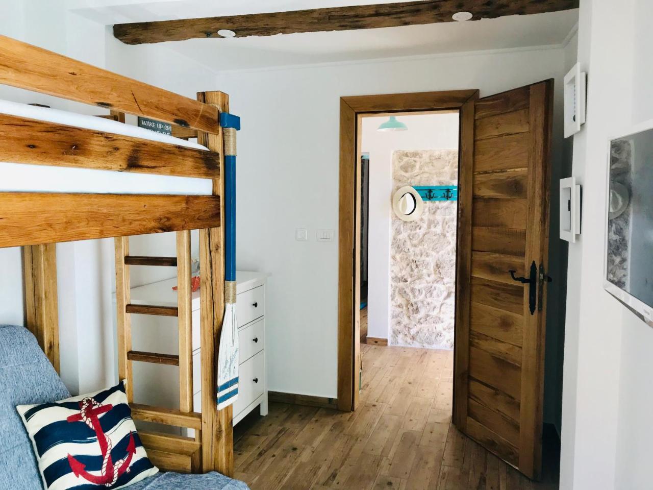 Apartman Bervida Murter Bagian luar foto